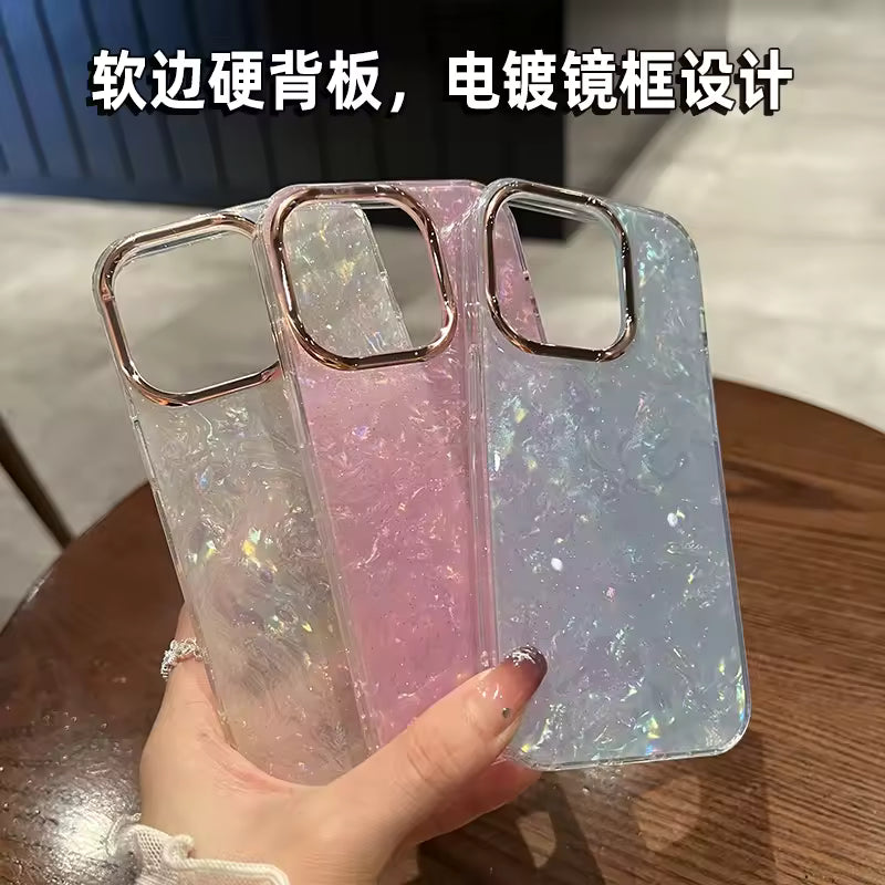 Holographic case on phone